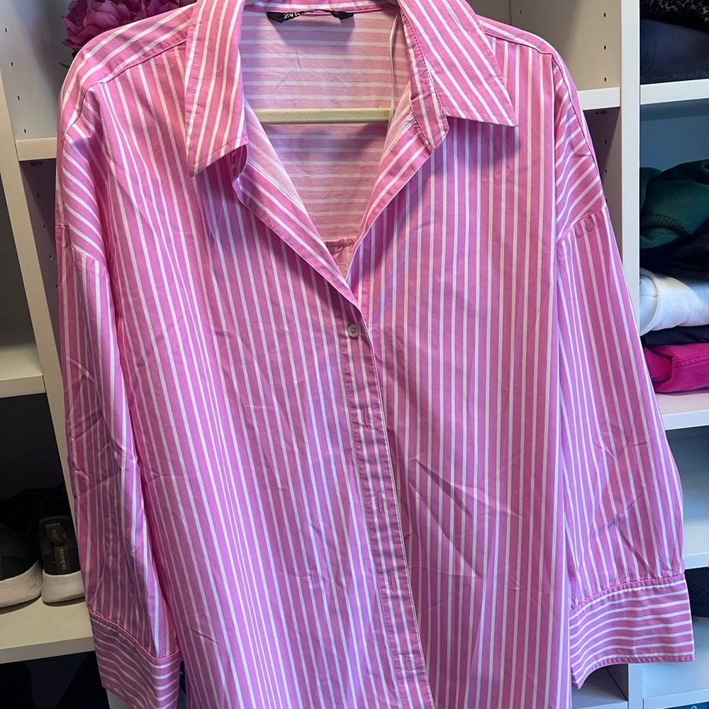 Zara Solid pink and Pink and Blue Striped Women's Blouse Lot - Picture 3 of 5